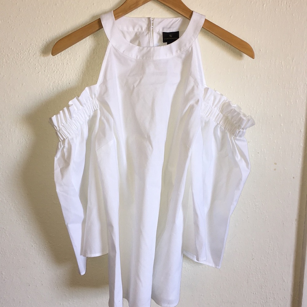 Worthington White top With Style!